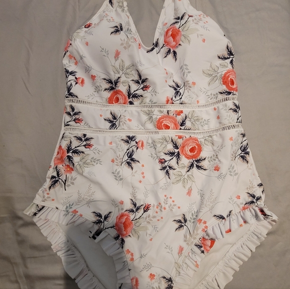 Swimsuits - Picture 2 of 3